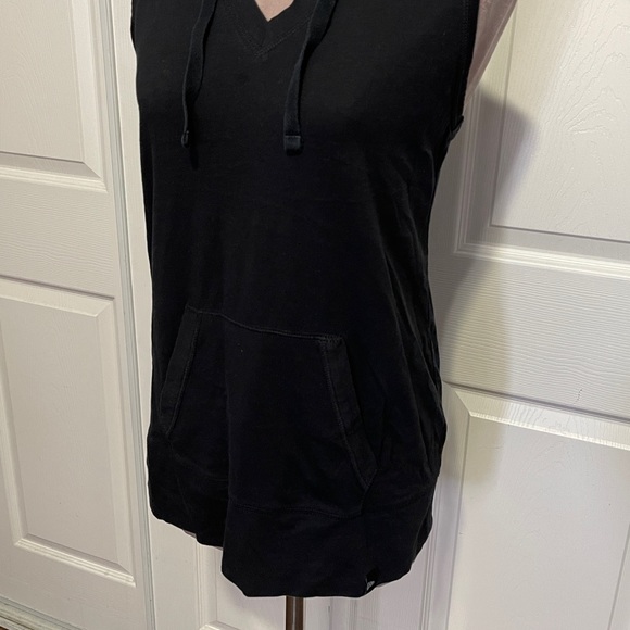 New Era Hoodie Work Out Tank - Picture 3 of 8